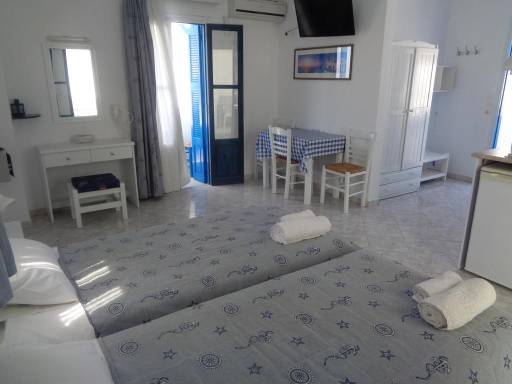 Blue And White Studios & Apartments Lefkos  المظهر الخارجي الصورة